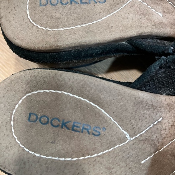 DOCKERS black suede clogs with decorative floral stitching - Picture 9 of 12